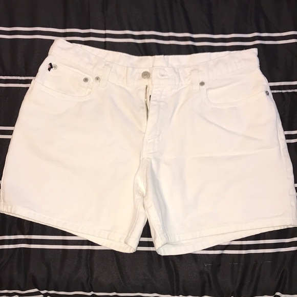 Polo Ralph Lauren Pants - White polo Ralph Lauren shorts. Size 8